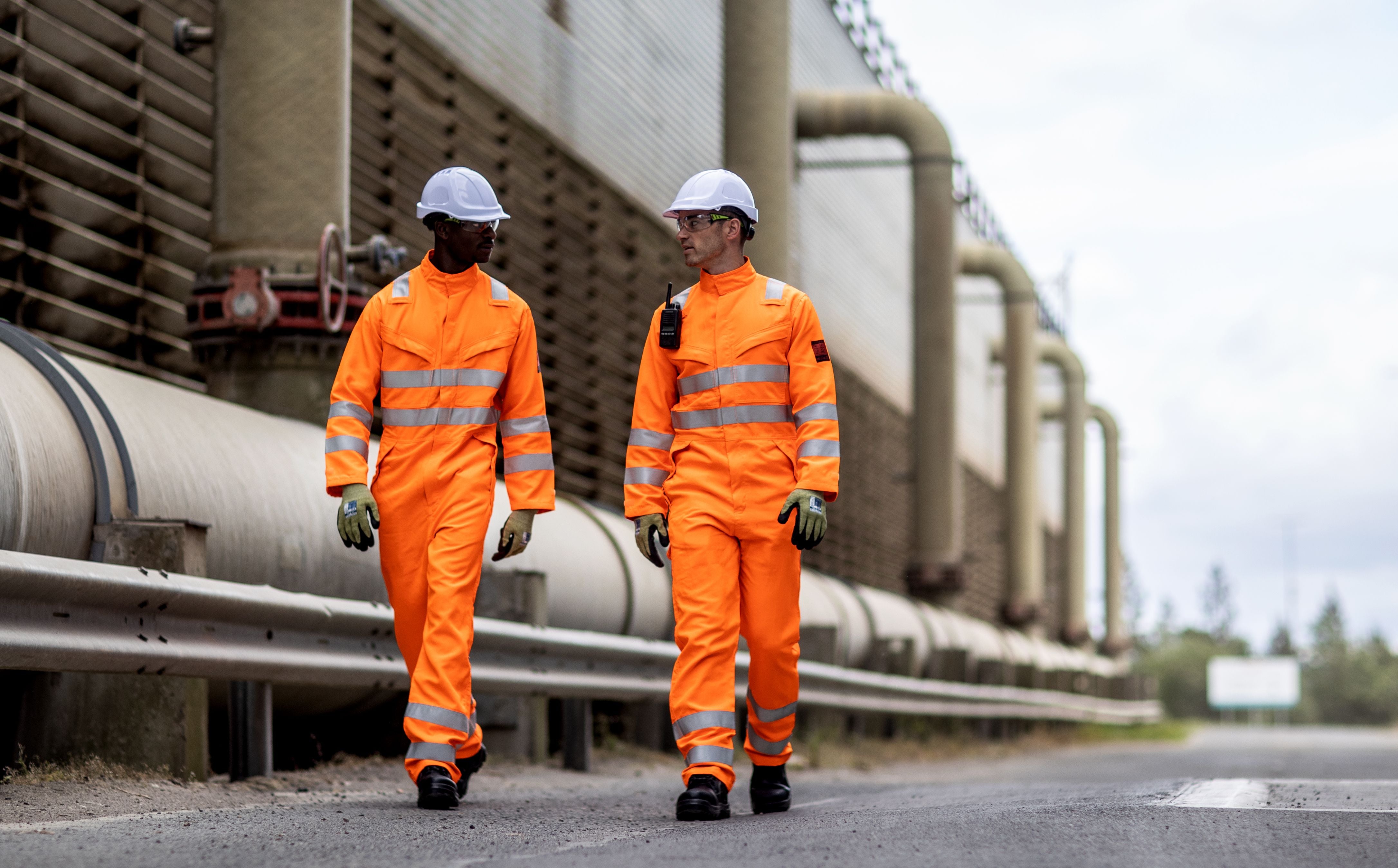 HOW TO WEAR HIGH VIS PROPERLY